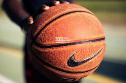 竞技宝官网:NBA总决赛激战正酣，勇士队逆转取胜扳平大比分